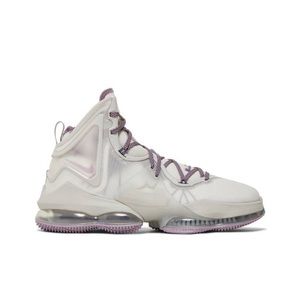 Lebron 19 The Cast Sneakers mens size 12 white/violet